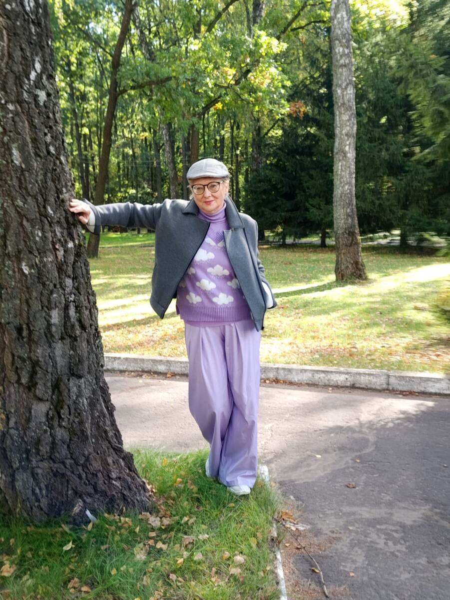 Пока ещё что-то зеленеет и солнышко блестит)