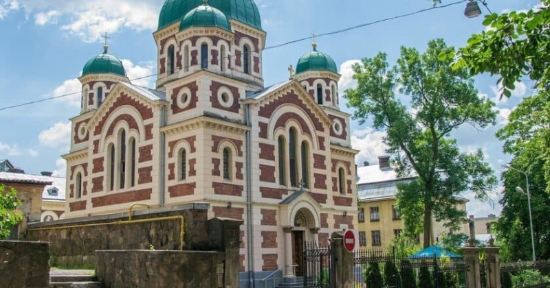    Охота на "шпионов Путина". Украинские журналисты выслеживают православных верующих УПЦ