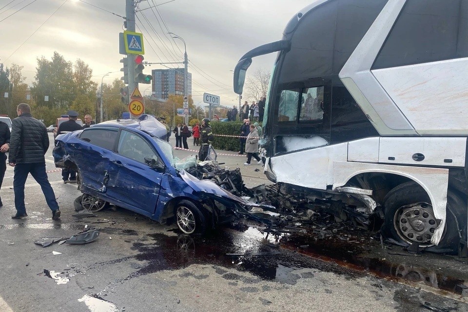    Четыре человека погибли в ДТП с рейсовым автобусом в Ижевске Фото: Госавтоинспекция Удмуртии