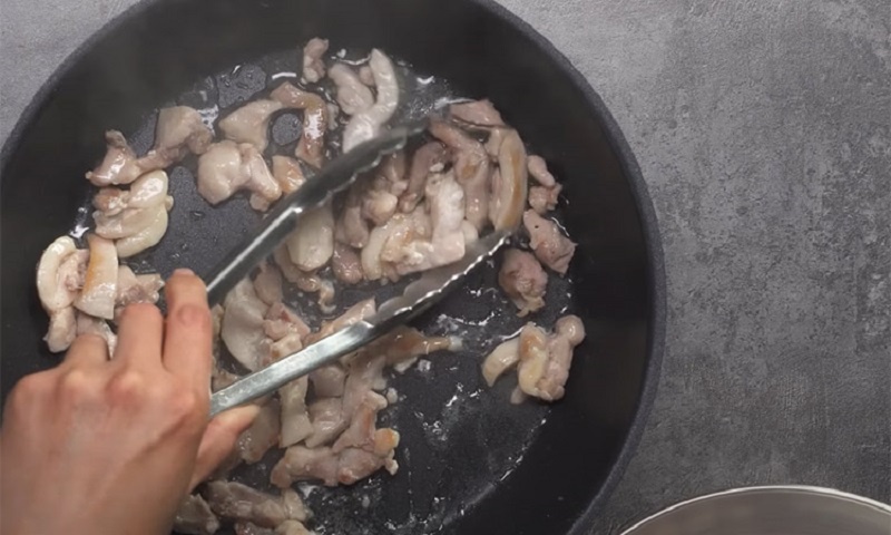 Курица по-строгановски: забытый вкус московских трактиров