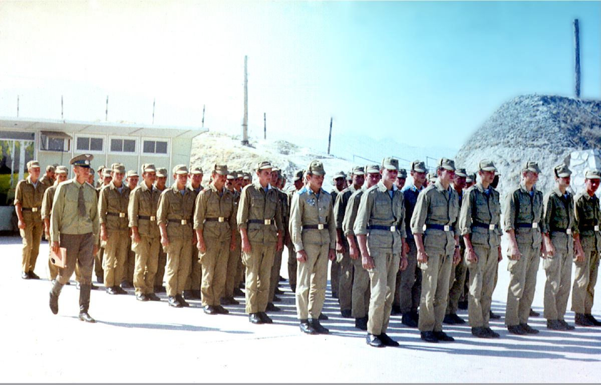 Построение десантников. Афганистан