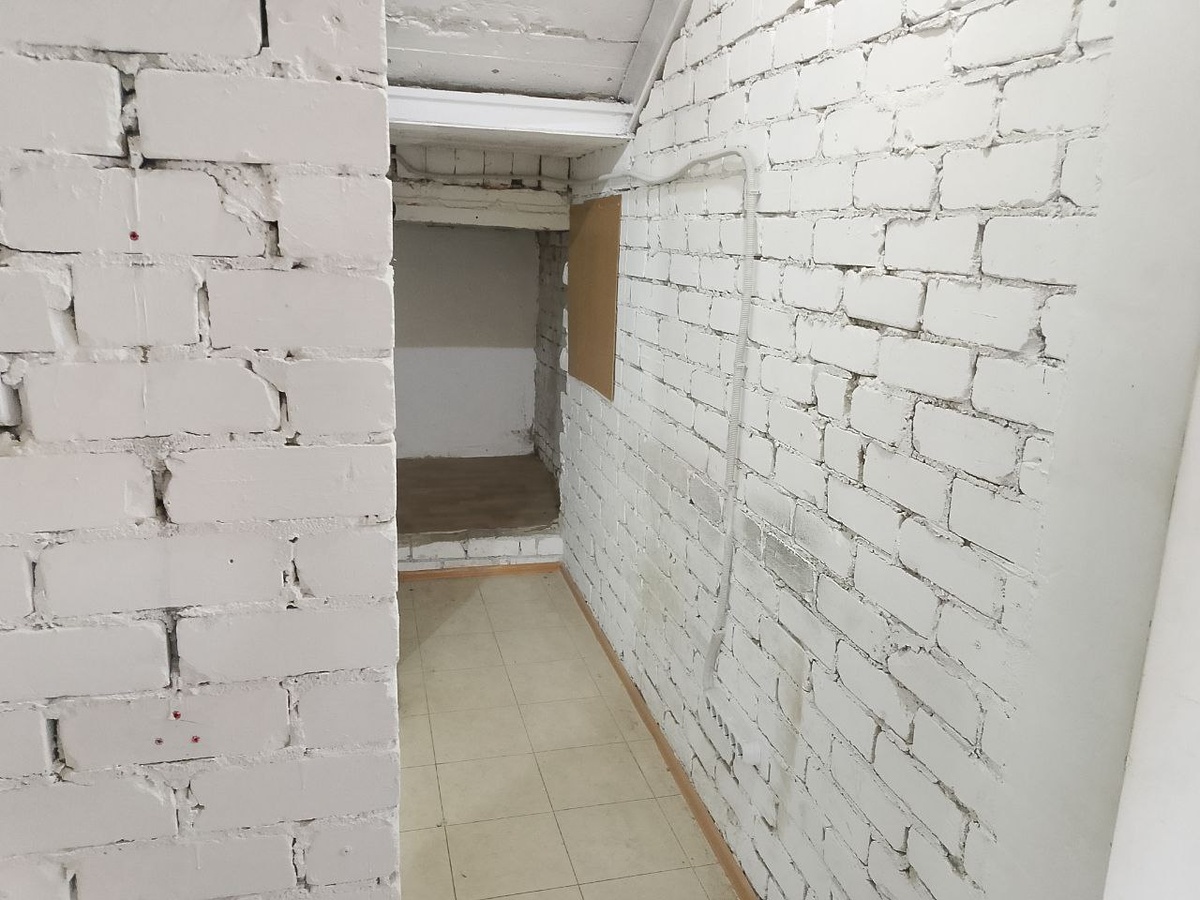 Было страшновато заходить в какой-то подвал