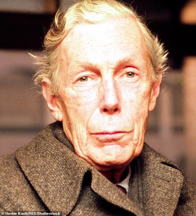 В последнем выпуске программы «Короли, королевы и подлые дела» Роберт Хардман и Кейт Уильямс рассказывают о жизни сэра Энтони Бланта (на фото), «главного предателя» Великобритании.