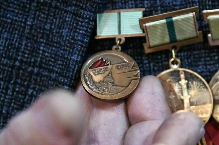   Знак «Жителю блокадного Ленинграда». Фото: Евгений Епанчинцев/РИА Новости