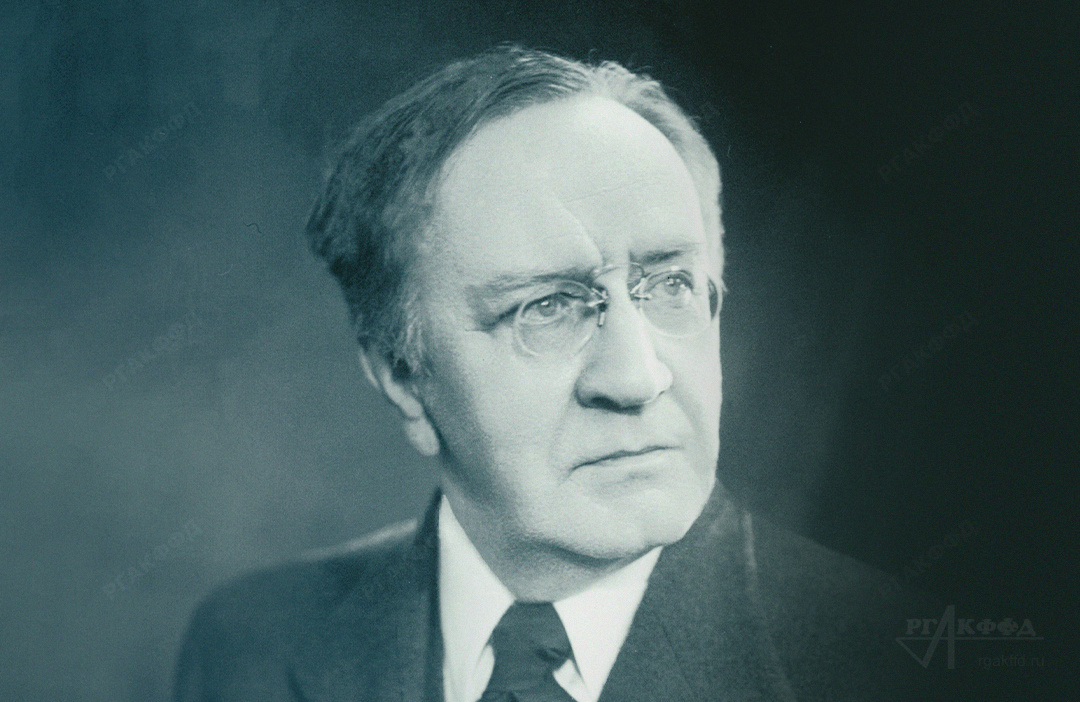 В.И. Качалов – народный артист СССР, артист Московского драматического театра им. К.С. Станиславского / Москва. 1930-е гг. / Фотограф: Б.Д. Фабисович / РГАКФФД. Арх.№ 2-102402