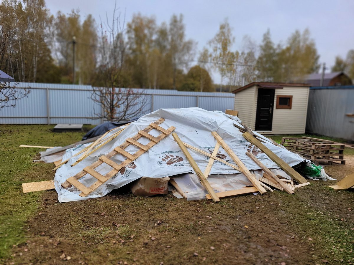 Куча мусора и обрезков