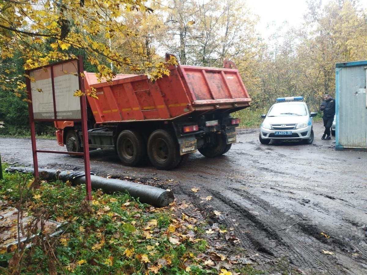    «Документы смотреть отказались»: на строительство дороги в «Лосином острове» выставили пост полиции