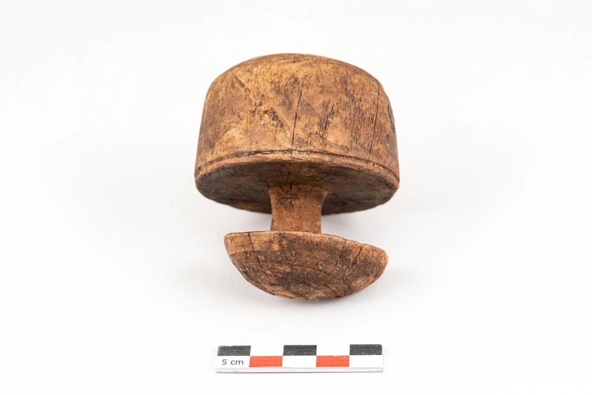 Деревянная деталь.