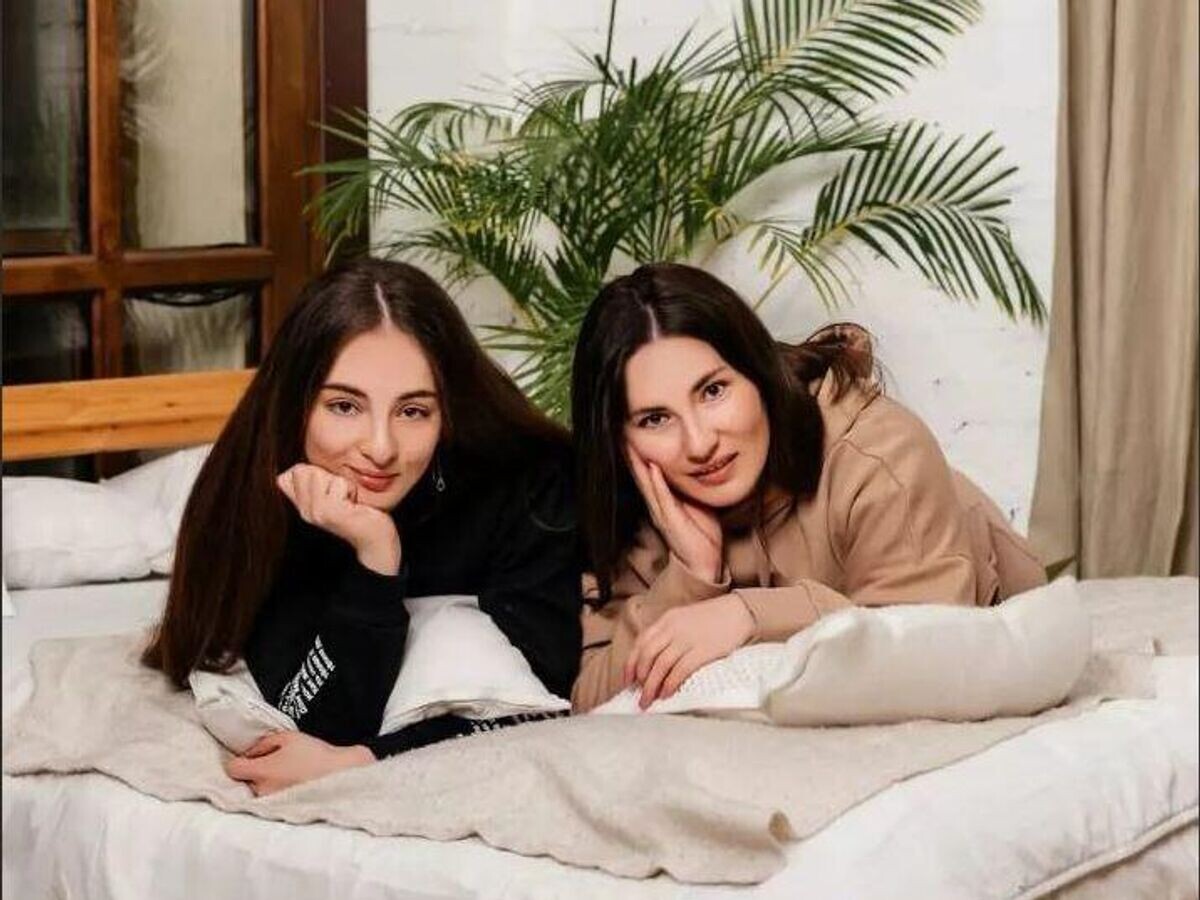    Анна и Диана Цомартовы© Фото : Telegram-канал Цомартовых