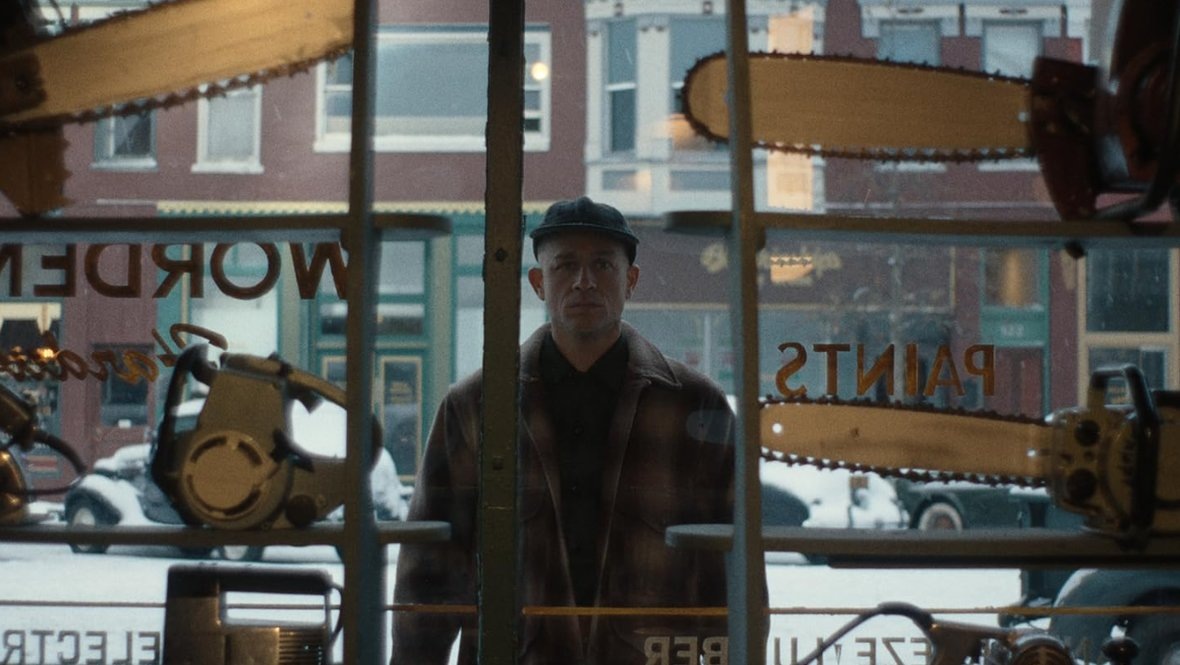    Кадр из сериала «Монстр. История Эда Гейна», реж. Макс Уинклер, Netflix