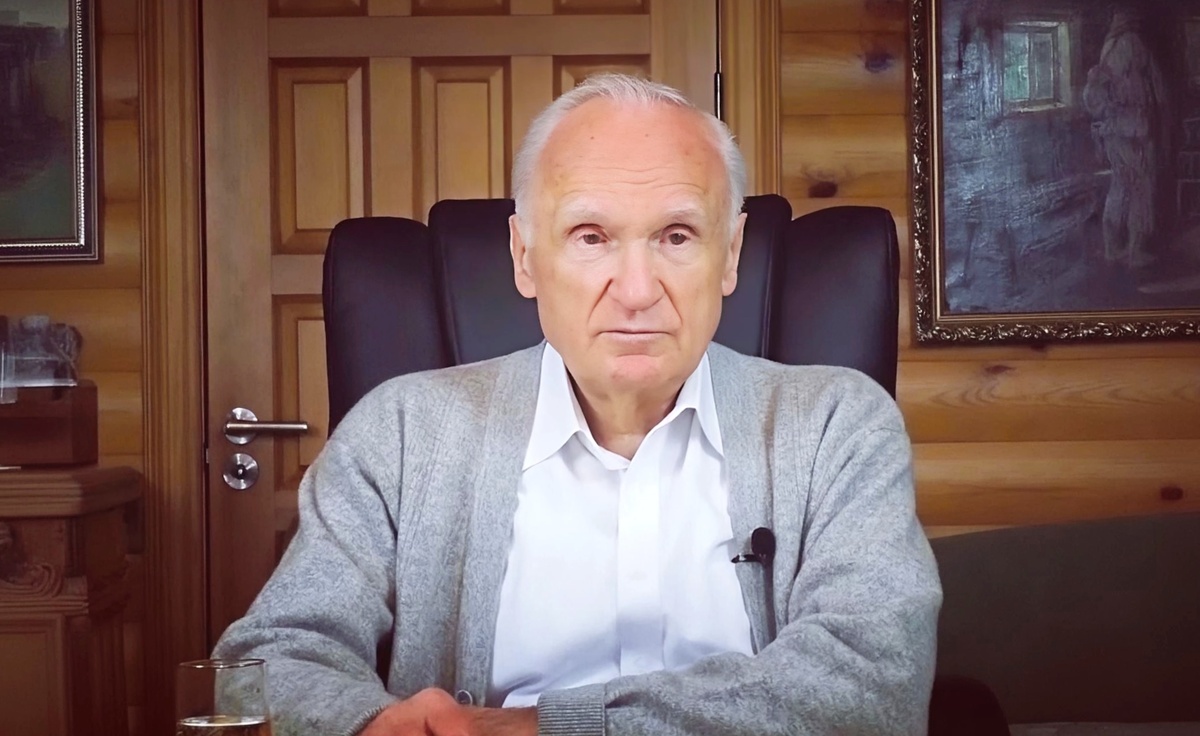 Алексей Ильич Осипов — учёный-богослов, педагог, доктор богословия, заслуженный профессор Московской Духовной Академии и Семинарии, писатель, публицист, проповедник.