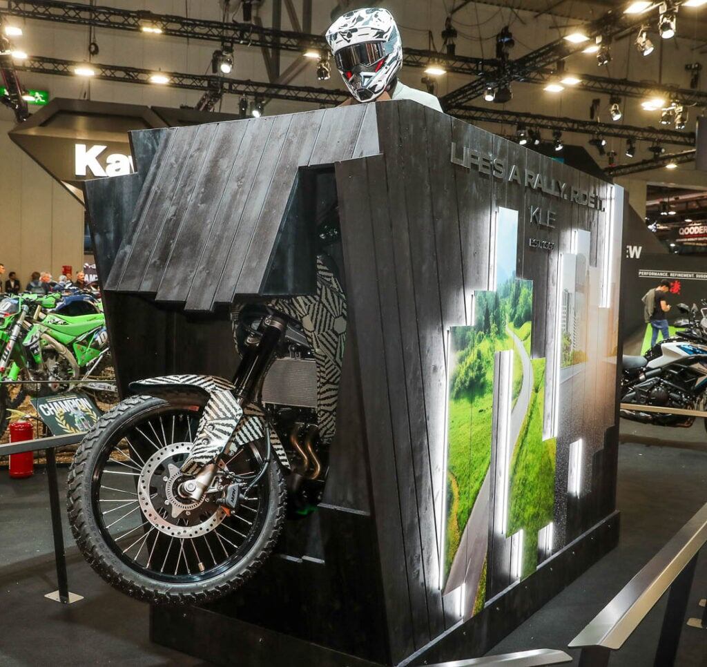 Компания Kawasaki впервые представила KLE на выставке EICMA 2024.
