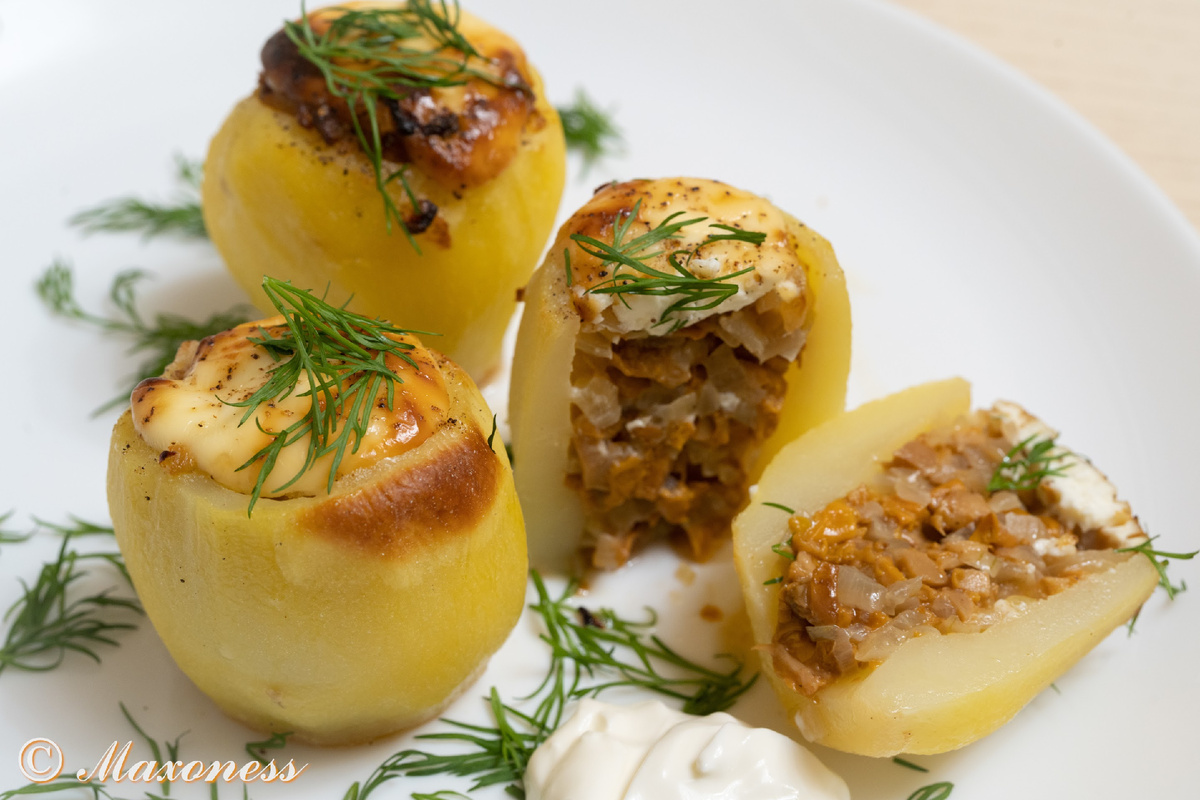 Картофель, фаршированный грибами. Русская кухня