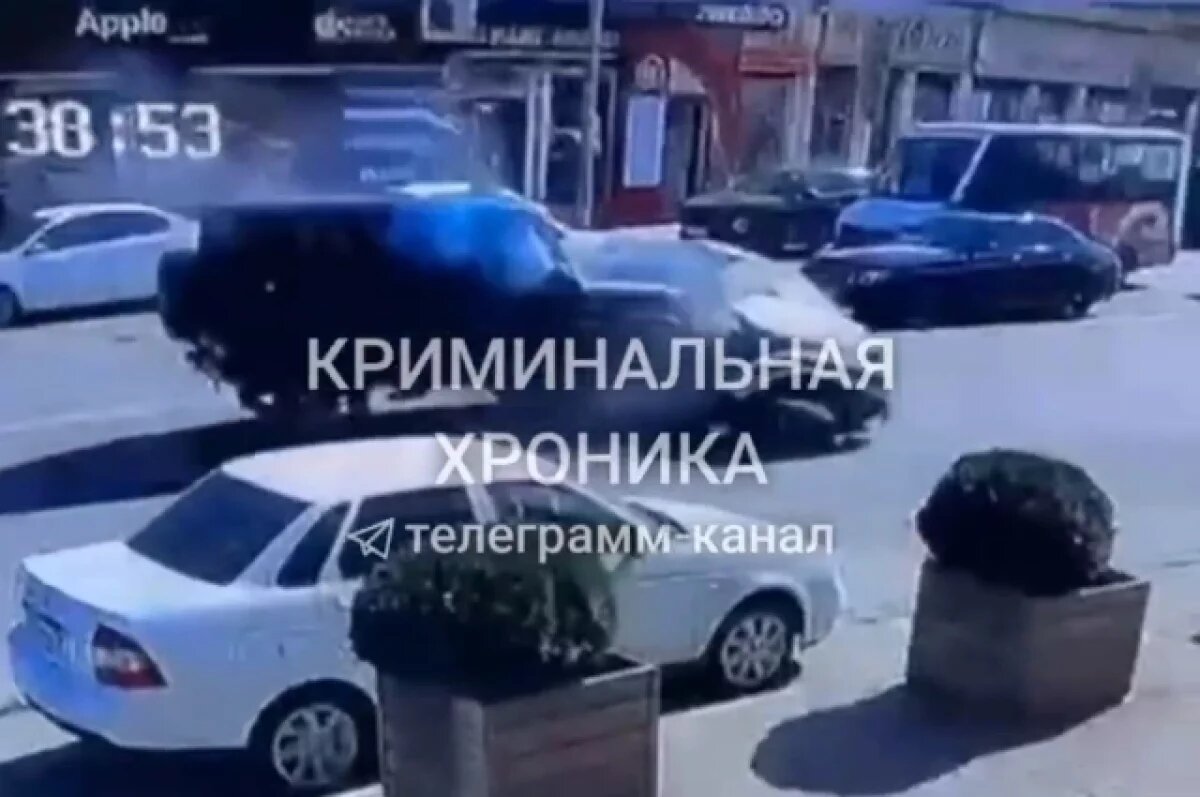    В Махачкале три человека пострадали в аварии с Mercedes и Volkswagen