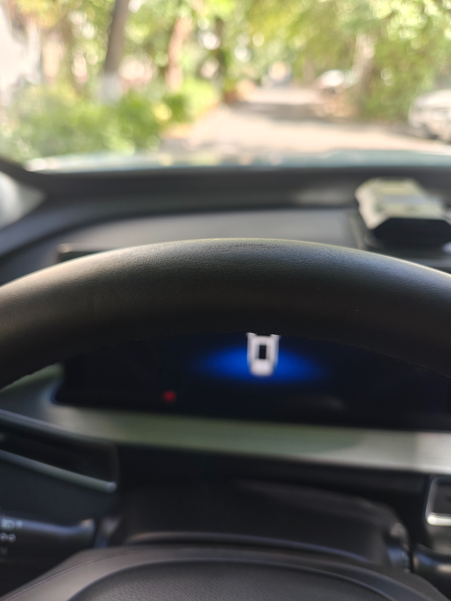 Также сверху по середине