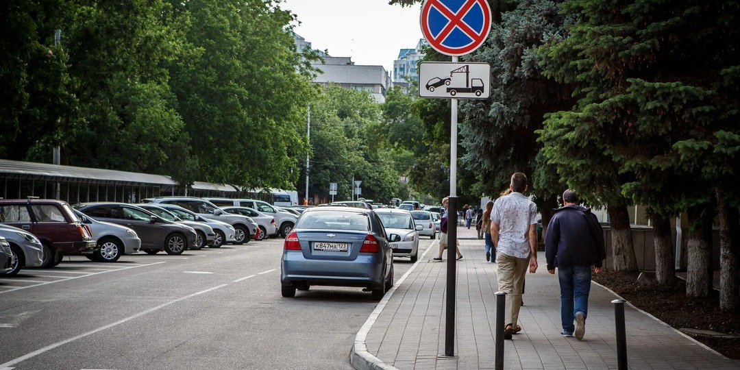 Знак «Остановка запрещена» разрешает больше, чем вы думаете, но не все об этом знают