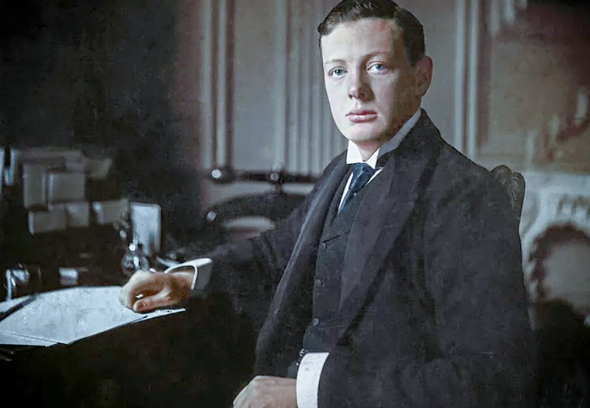  Уинстон Леонард Спенсер Черчилль в молодости.