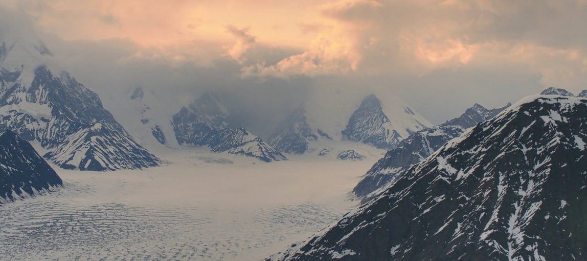 🎦 Пятница, и мы рекомендуем фильм. «Горы» (2017)