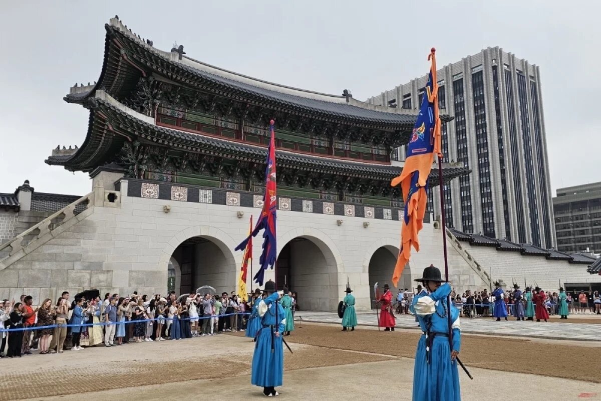    В Южной Корее многие боятся КНДР, но есть и те, кто выступает за улучшение отношений двух стран.