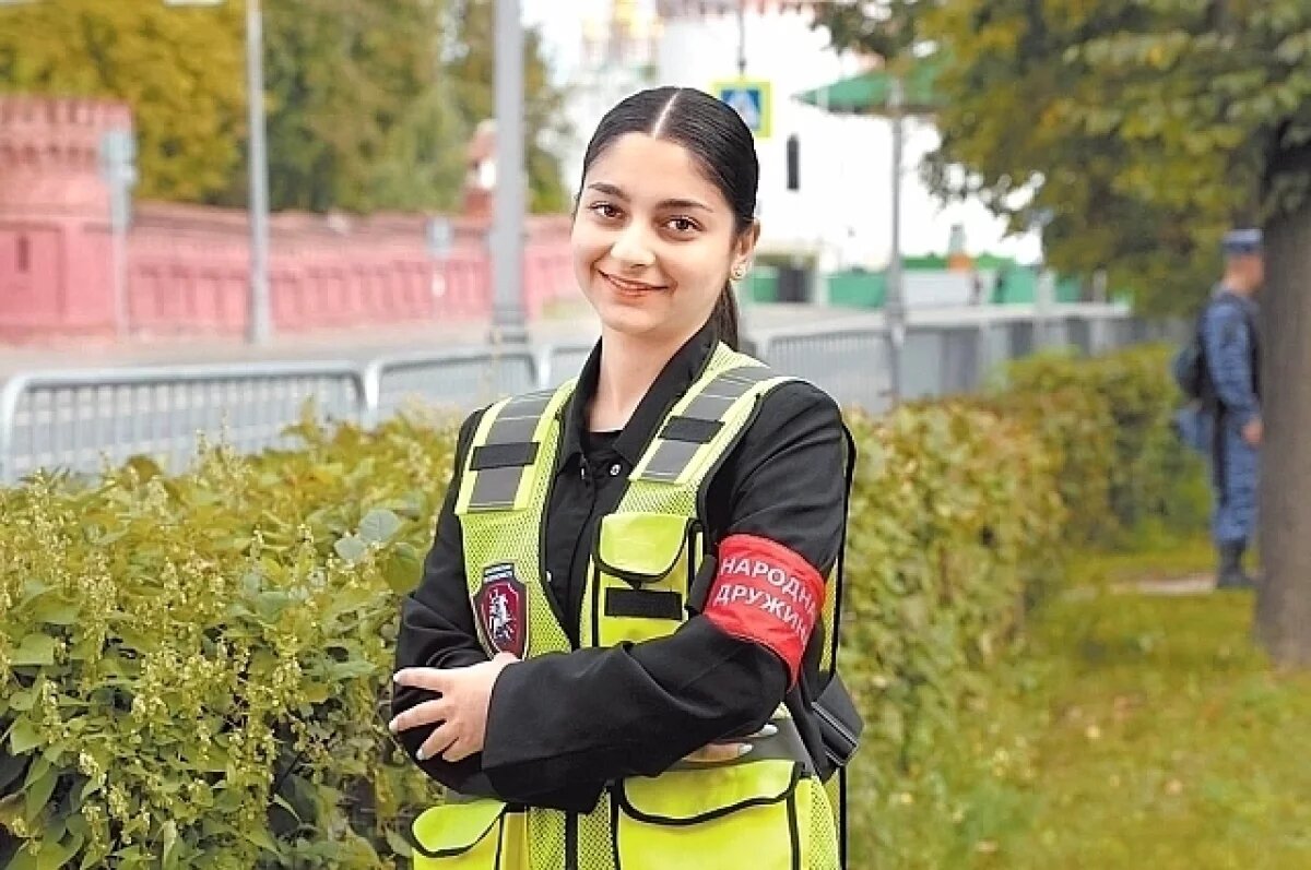    Поступить в народную дружину можно с 18 лет – как это сделала Кристина Абрамян, которая учится в вузе и ещё следит за порядком.