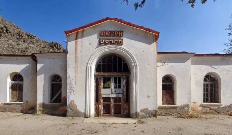 Железнодорожная станция в Мегри после 1991 года