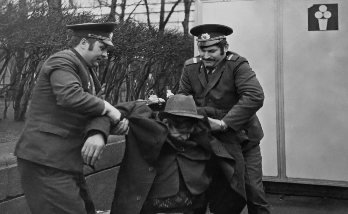 Это, понятное дело, картинка уже из 1970-х. Но уж больно атмосферная ))