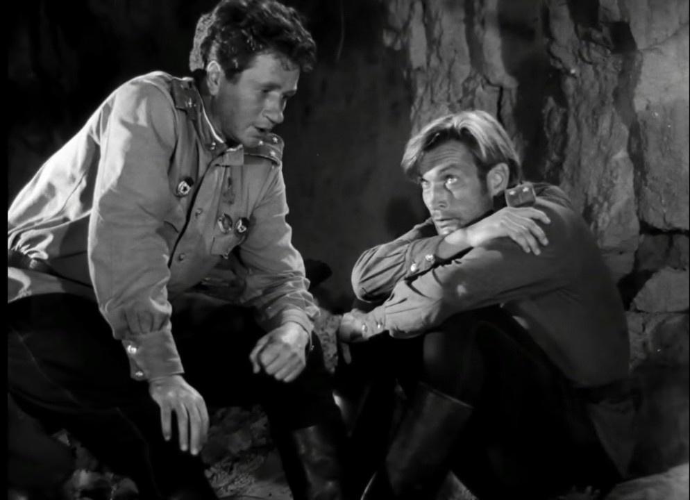 Алексей Титаренко — А помочь… Знаешь, Серёга, в жизни бывают минуты, когда человеку никто, никто не может помочь!.. Рождается сам. И умирает сам.