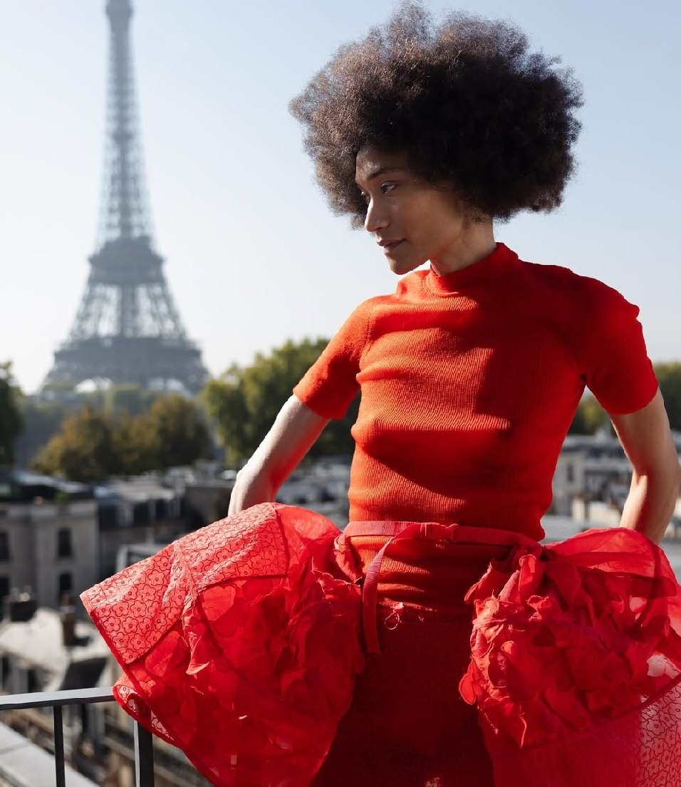 Париж, октябрь, 2025. НВФ. Образы 21-го века.