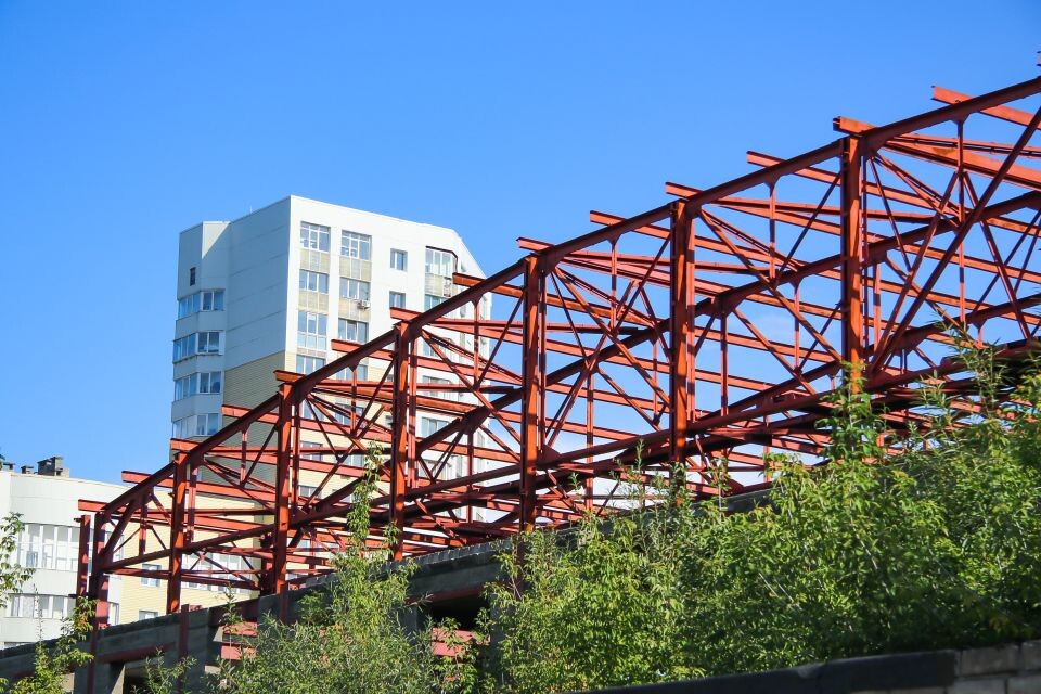    Недостроенный ледовый дворец на проспекте Сибирском, 52. Сентябрь 2023 года. Источник: Виталий Барабаш