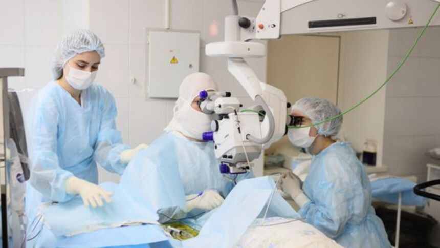 Омский врач рассказала о болезни глаз, которой с возрастом невозможно избежать