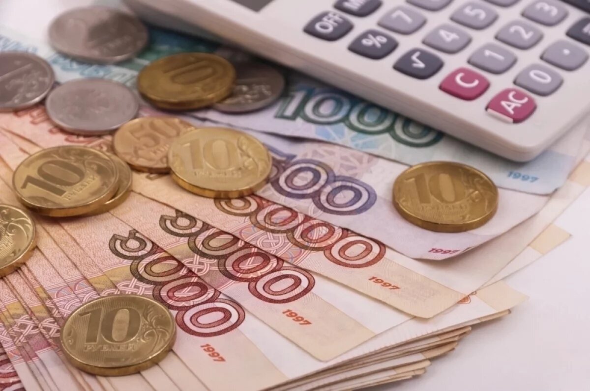    Пеня начисляется с первого дня просрочки.