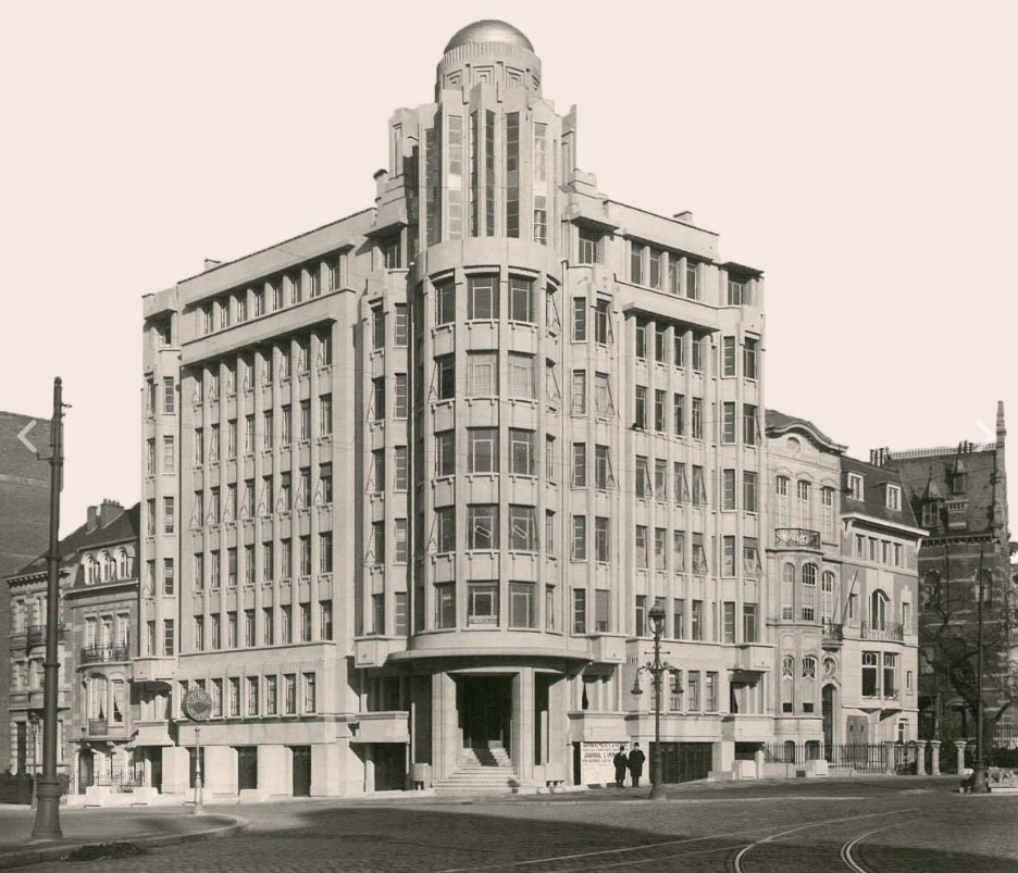 "Дворец безумной песни", архитектор -Антуан Куртенс, 1928-1931