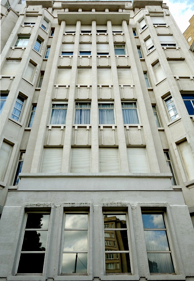 "Дворец безумной песни", архитектор -Антуан Куртенс, 1928-1931