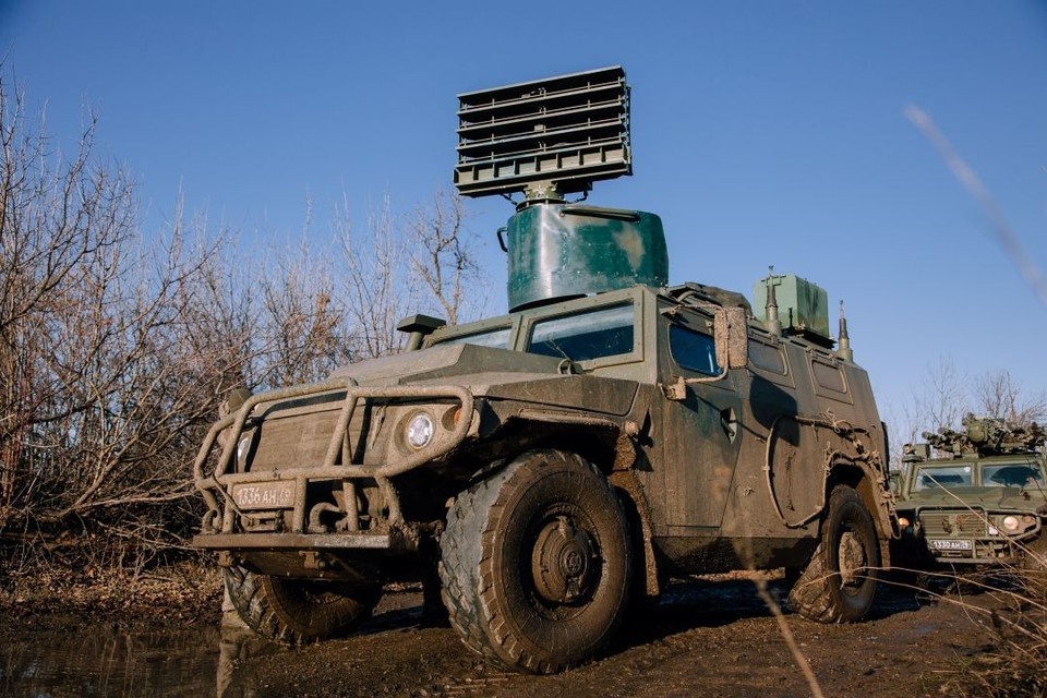    Силы ПВО в ночь на среду, 8 октября, отразили воздушную атаку врага, уничтожив и перехватив беспилотники в Каменском и Сальском районах. Григорий КУБАТЬЯН