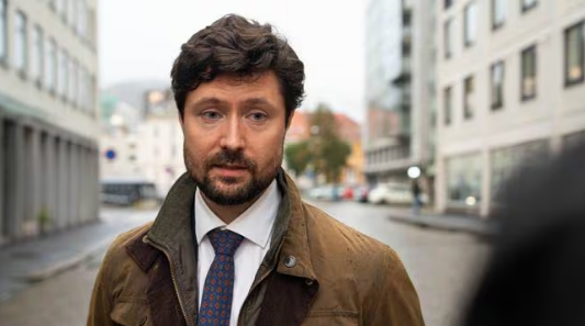 ADVOKAT: Kristoffer Lien Heitmann. - Чепуха! Истица не допускала больше ошибок, чем другие!