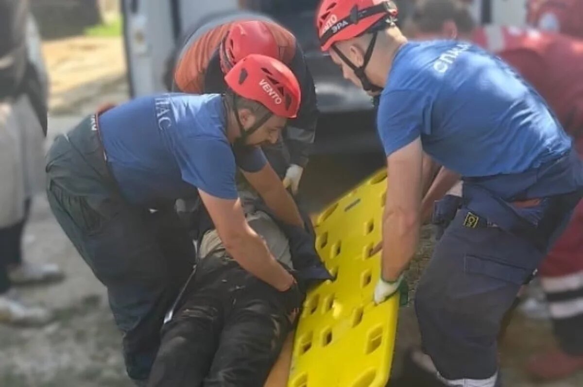    В Адлере спасатели вынесли из леса неспособного двигаться пенсионера