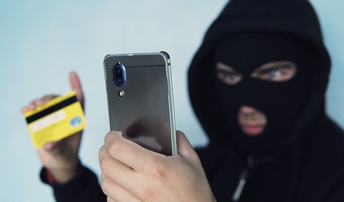    В России появился новый способ телефонного мошенничества — с «заменой домофонных ключей»