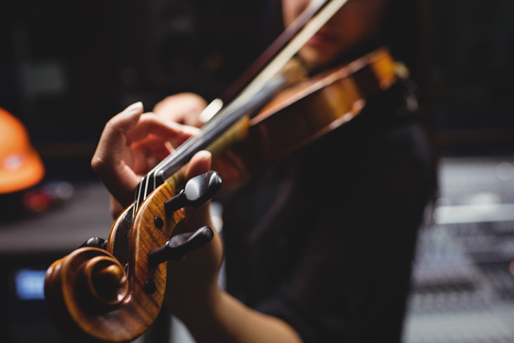    Региональные театры поняли, что работа с новой музыкой — это репутационный лифт, который может вынести институцию на всеобщее обозрение и вырвать ее из провинциальности.   
Фото: ru.freepik.com