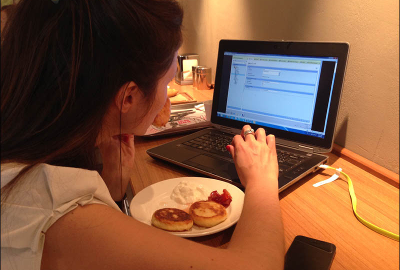 Почему нельзя постоянно держать ноутбук на зарядке. Раскрываем правду о современных аккумуляторах