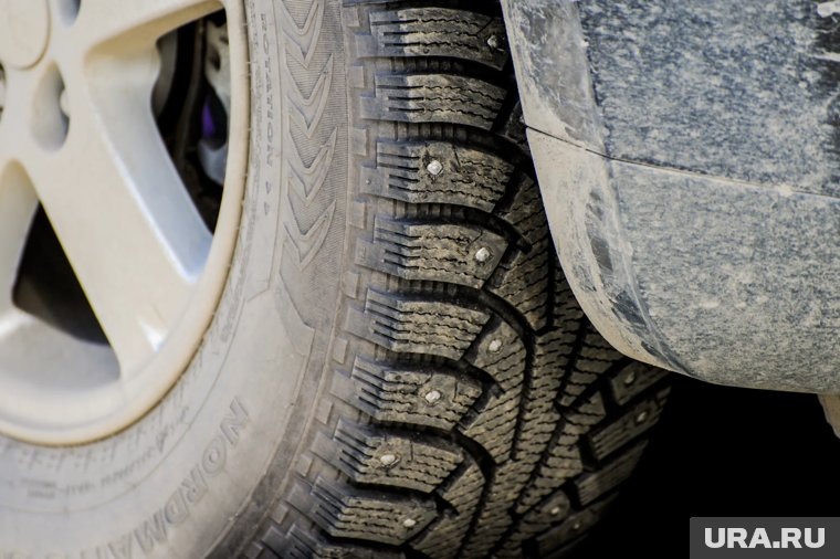    В РФ зафиксировали рекордный ажиотаж на «переобувку» автомобилей