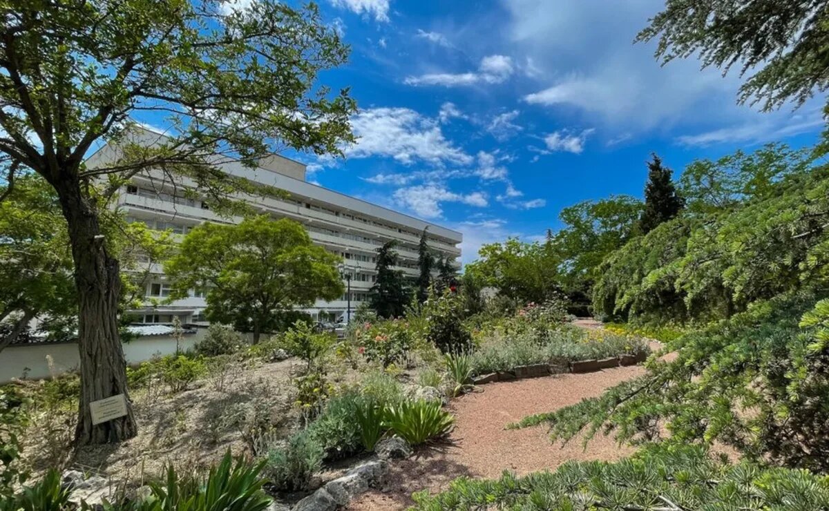    В Крыму закрывается один из самых популярных бюджетных отелей «все включено»