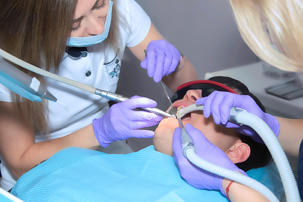 Фотография взята с сайта стоматологии Дмитрович Фэмили https://www.dmitrovich.ru/