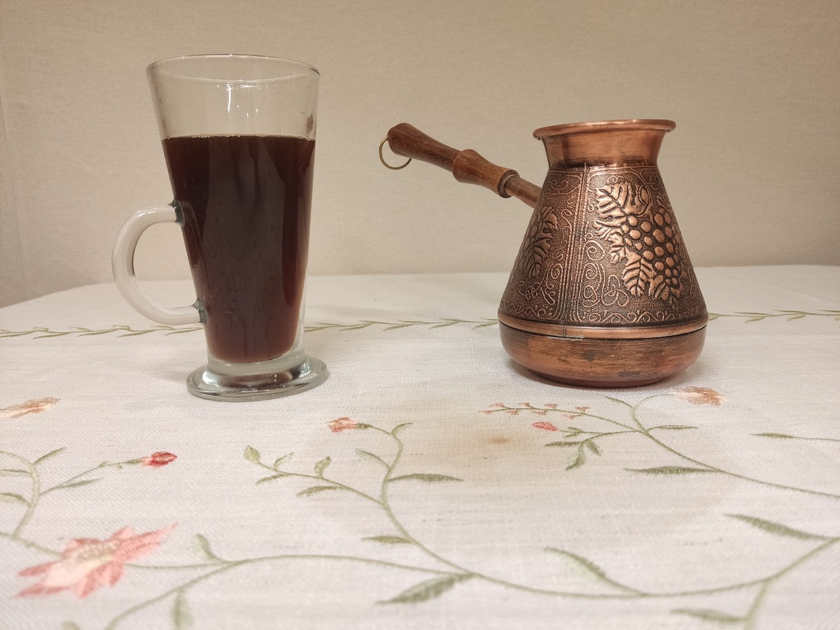 Пятно от пролитого кофе