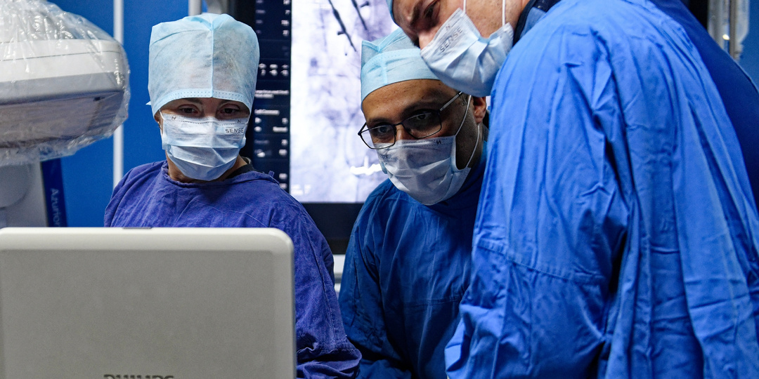 Деликатная ситуация: пылесос застрял в интимном месте уфимца