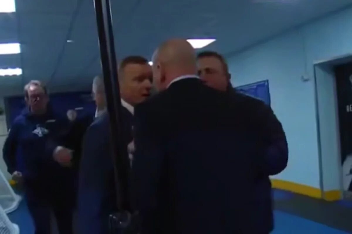    Матч нижегородского «Торпедо» с «Металлургом» чуть не закончился дракой