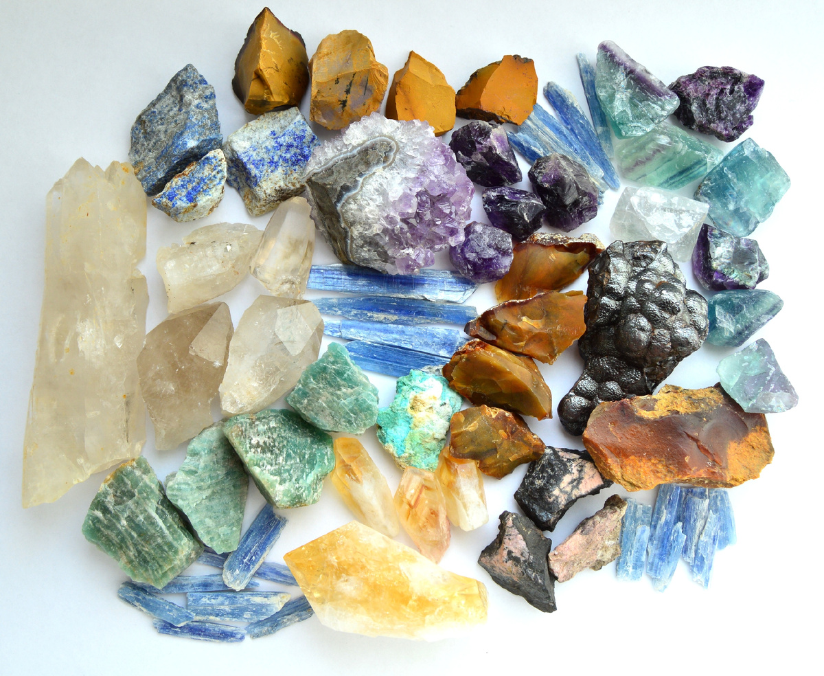 Камни носили название Булочки, Улочки, Закоулочки. По тексту Вы далее увидите  К.Б. но это собственно одно из немногих дешифровок возможного значения Ордена Бесссмертных из Черного Аккаунта Фиде или Кубинская сигарета носила название Седнем Аве. 