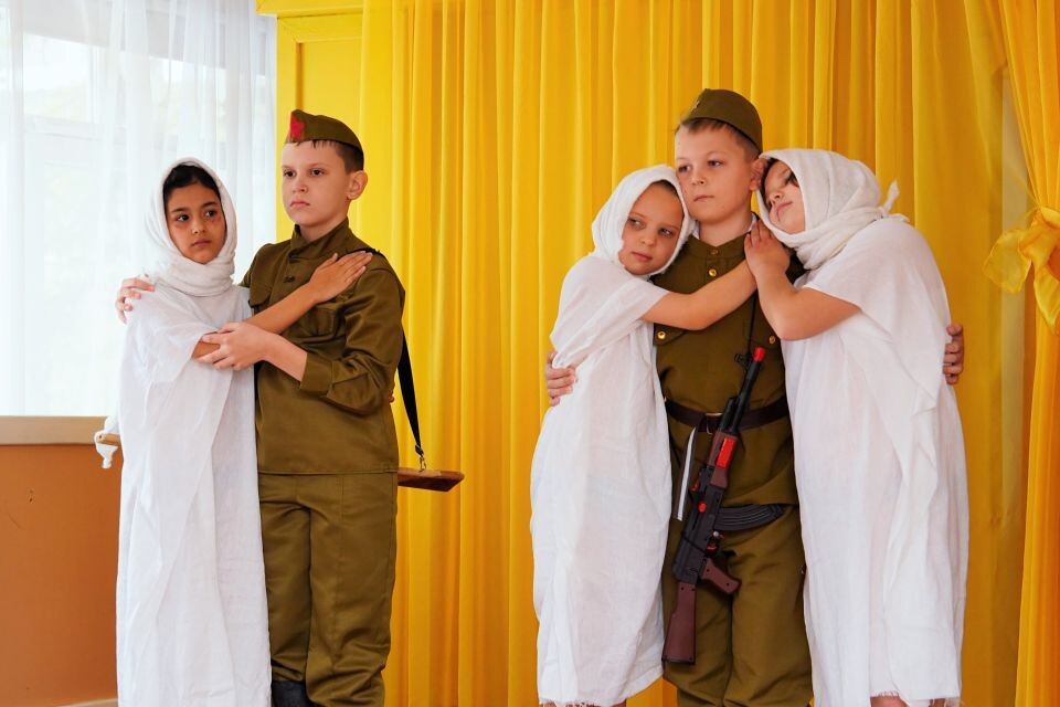    Театральные кружки и хоровое пение продолжат развивать в барнаульских школах. Источник: Барнаульская гордума