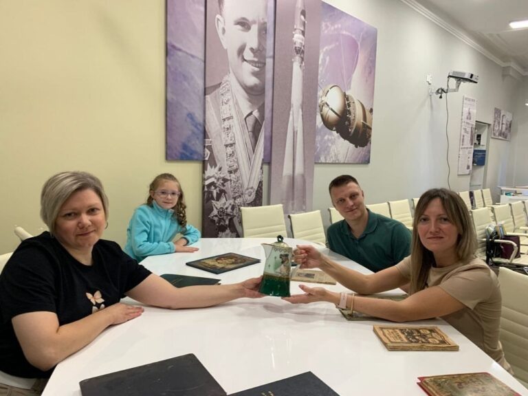    Семейная реликвия XIX века пополнила коллекцию Музея истории Оренбурга Оренбуржье