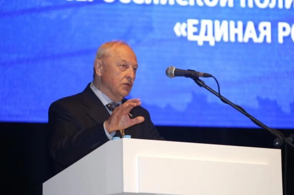    Первому губернатору Свердловской области Росселю исполнилось 88 лет