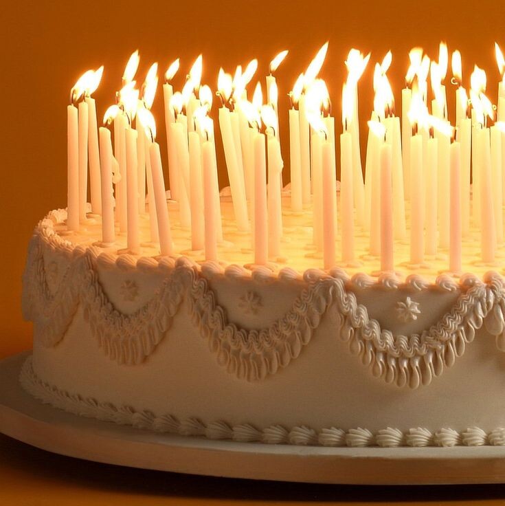 Много свечей... Слишком много...